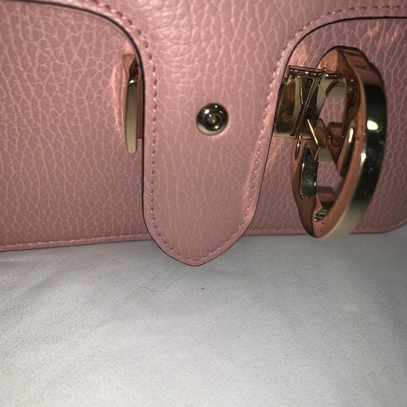 Gucci Soft Pink Leather Interlocking G Crossbody - Picture 6 of 7